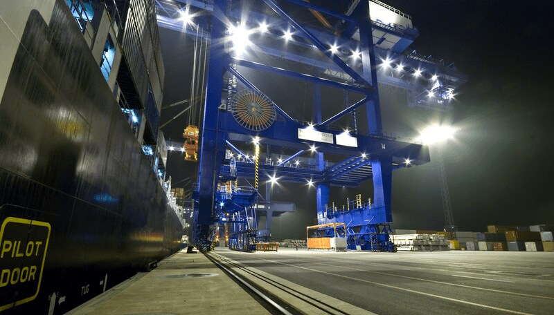 Ship to shore cranes