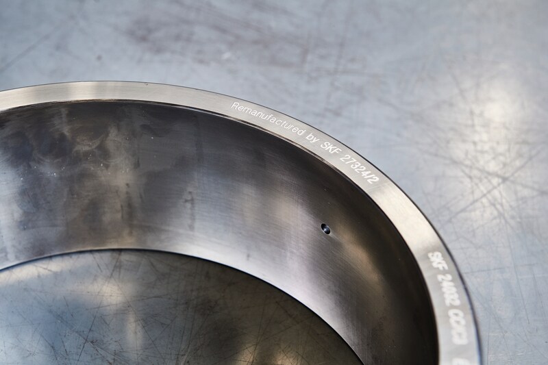 SKF BS2-2207-2RS//VT143 Spherical Roller Bearing 72 mm OD 28 mm Width Sealed 35 mm ID