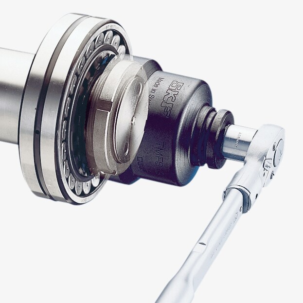 Axial lock nut sockets Axial lock nut sockets