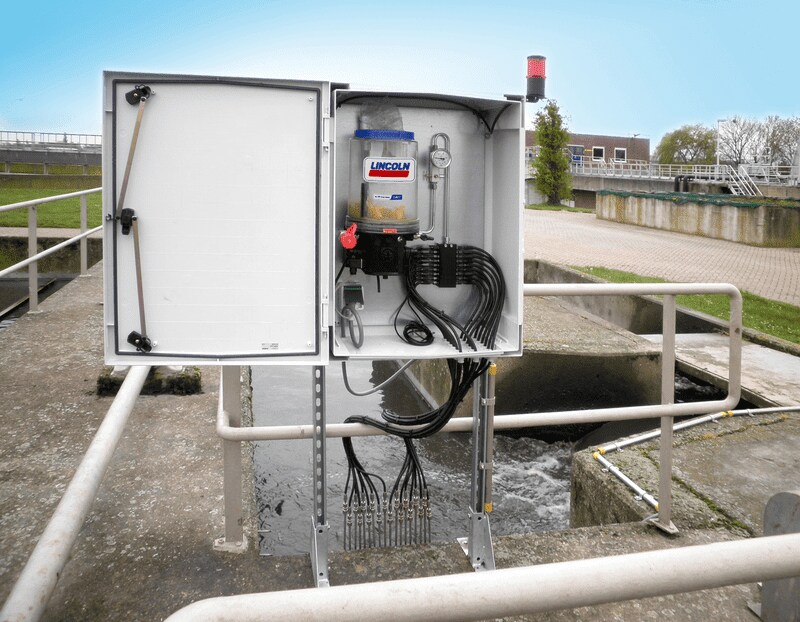 wastewater treatment plant with automatic lubrication wastewater treatment plant