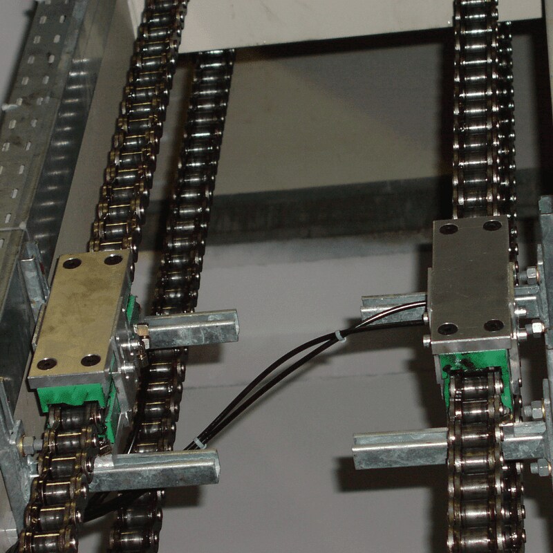Contact lubrication for chains Contact lubrication for chains