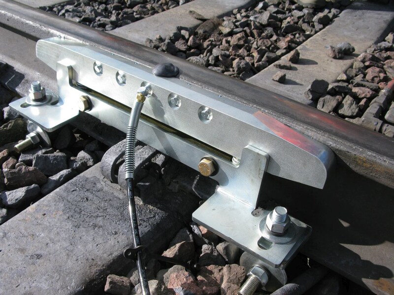 Wayside lubrication applicator for freight line