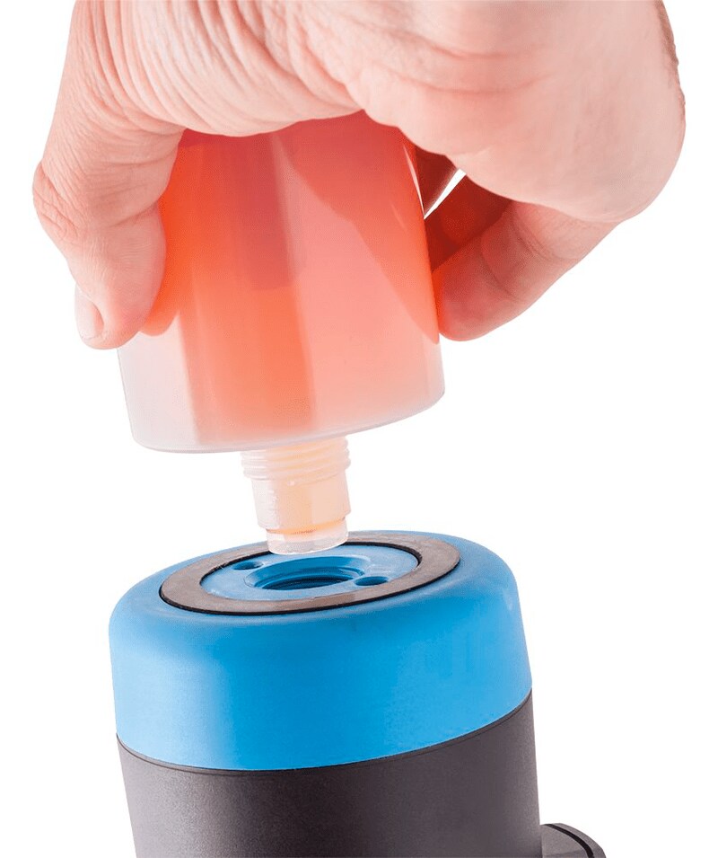 Dispensador automático de lubricante serie TLMR de SKF - Los cartuchos se sustituyen con facilidad Los cartuchos se sustituyen con facilidad